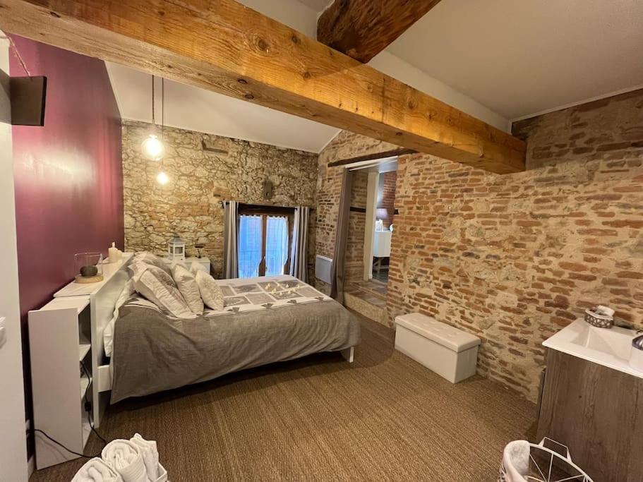 Gîte le jardin secret et Gîte au temps suspendu Montpezat  Extérieur photo